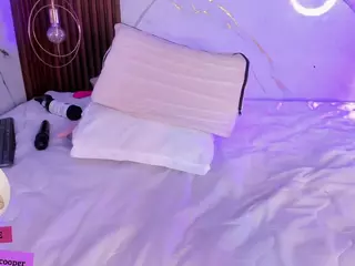 martinna-28's Live Sex Cam Show