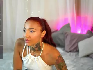 LowkeyGoldie's Live Sex Cam Show