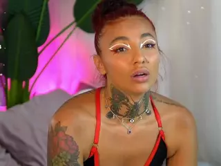 LowkeyGoldie's Live Sex Cam Show