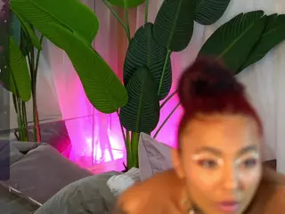 LowkeyGoldie's Live Sex Cam Show