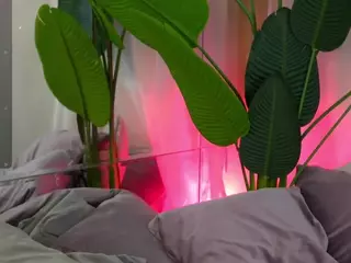 LowkeyGoldie's Live Sex Cam Show