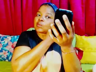 CocoFlames75's Live Sex Cam Show