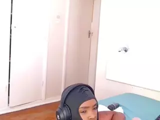 LusciousLipsT's Live Sex Cam Show