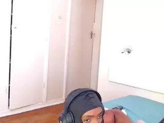 LusciousLipsT's Live Sex Cam Show