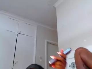 LusciousLipsT's Live Sex Cam Show