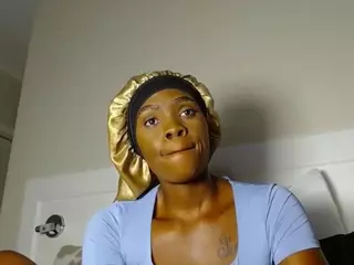 LusciousLipsT's Live Sex Cam Show