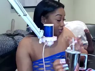 heavenalexus's Live Sex Cam Show