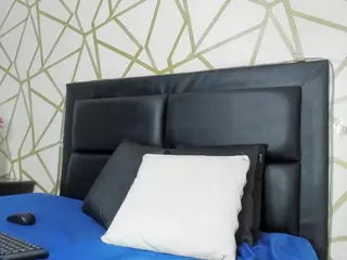 TaliaBronx's Live Sex Cam Show