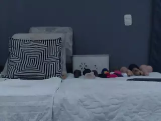 lilyhung2's Live Sex Cam Show
