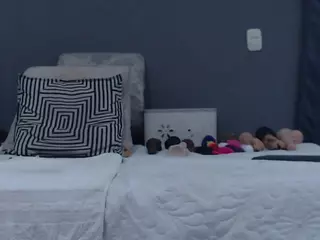 lilyhung2's Live Sex Cam Show