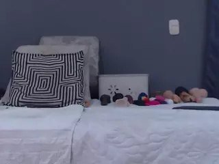 lilyhung2's Live Sex Cam Show