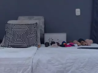 lilyhung2's Live Sex Cam Show