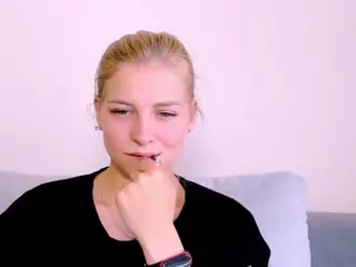 KristiHoward's Live Sex Cam Show