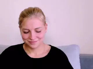 KristiHoward's Live Sex Cam Show