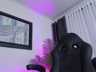 Brianaa-Hot's Live Sex Cam Show