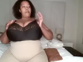 BustyAfribabe's Live Sex Cam Show