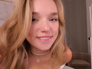Chloe's Live Sex Cam Show