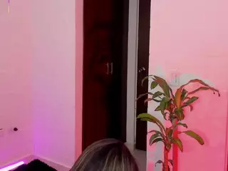 Gimme your soul.'s Live Sex Cam Show