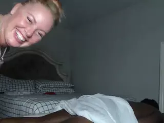 MsHunnyBunnyy's Live Sex Cam Show