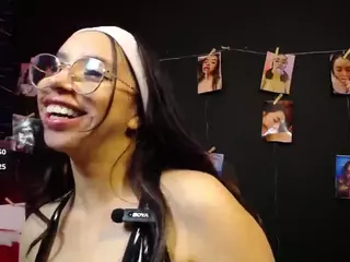 valentinaswallow's Live Sex Cam Show
