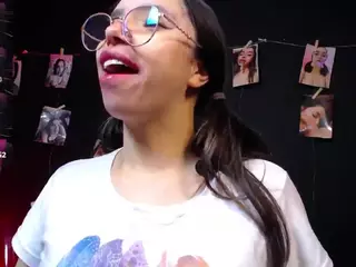 valentinaswallow's Live Sex Cam Show