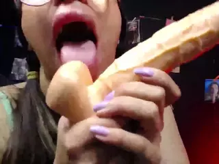 valentinaswallow's Live Sex Cam Show
