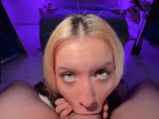 1BlowjobQueen1's Live Sex Cam Show