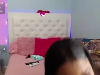 Viictoriiaa's Live Sex Cam Show
