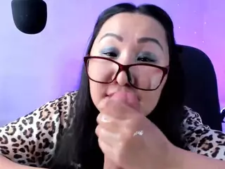 wethoneybee's Live Sex Cam Show