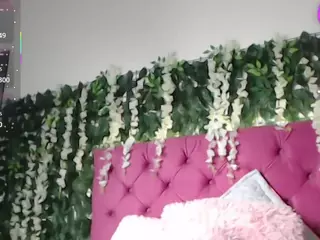 CrystalRoss's Live Sex Cam Show
