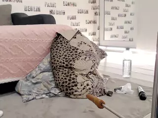 sweetdaiana23's Live Sex Cam Show