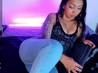 Tracy-lambo's Live Sex Cam Show