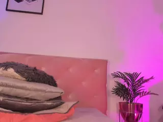 EMMA FERNANDEZ's Live Sex Cam Show