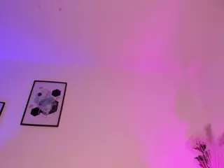 EMMA FERNANDEZ's Live Sex Cam Show