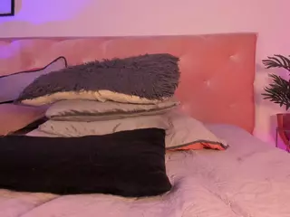 EMMA FERNANDEZ's Live Sex Cam Show