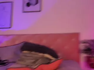 EMMA FERNANDEZ's Live Sex Cam Show