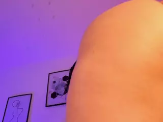 EMMA FERNANDEZ's Live Sex Cam Show