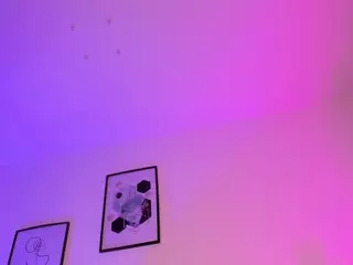 EMMA FERNANDEZ's Live Sex Cam Show