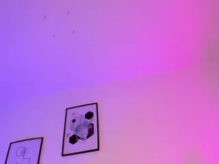 EMMA FERNANDEZ's Live Sex Cam Show