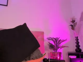 EMMA FERNANDEZ's Live Sex Cam Show