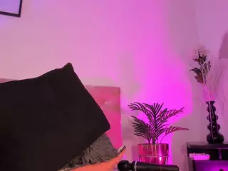 EMMA FERNANDEZ's Live Sex Cam Show