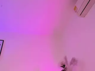 EMMA FERNANDEZ's Live Sex Cam Show