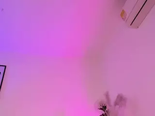EMMA FERNANDEZ's Live Sex Cam Show