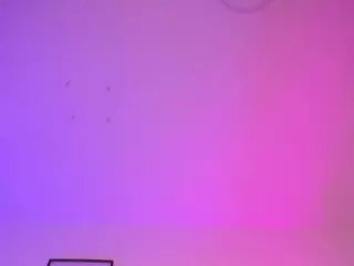 EMMA FERNANDEZ's Live Sex Cam Show