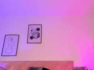 EMMA FERNANDEZ's Live Sex Cam Show
