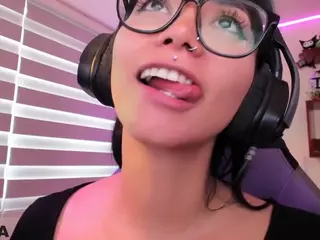 Alice-rausing's Live Sex Cam Show