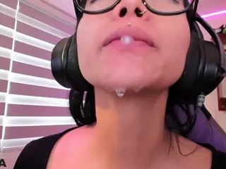 Alice-rausing's Live Sex Cam Show