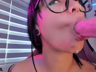Alice-rausing's Live Sex Cam Show