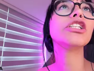 Alice-rausing's Live Sex Cam Show