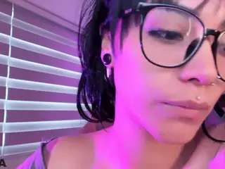 Alice-rausing's Live Sex Cam Show